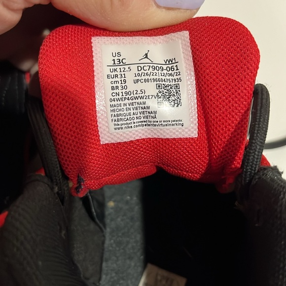 Jordan Pro Strong Leather Sneakers - Picture 8 of 8